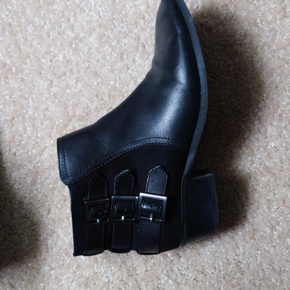 Arturo Chiang 6.5 Black Ankle Boots - Picture 2 of 7
